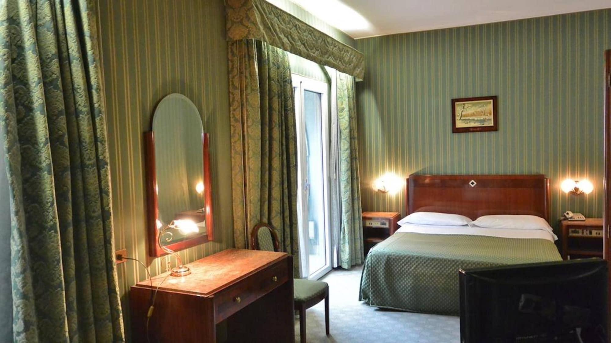 Jr Hotels Bocconi Milano Экстерьер фото