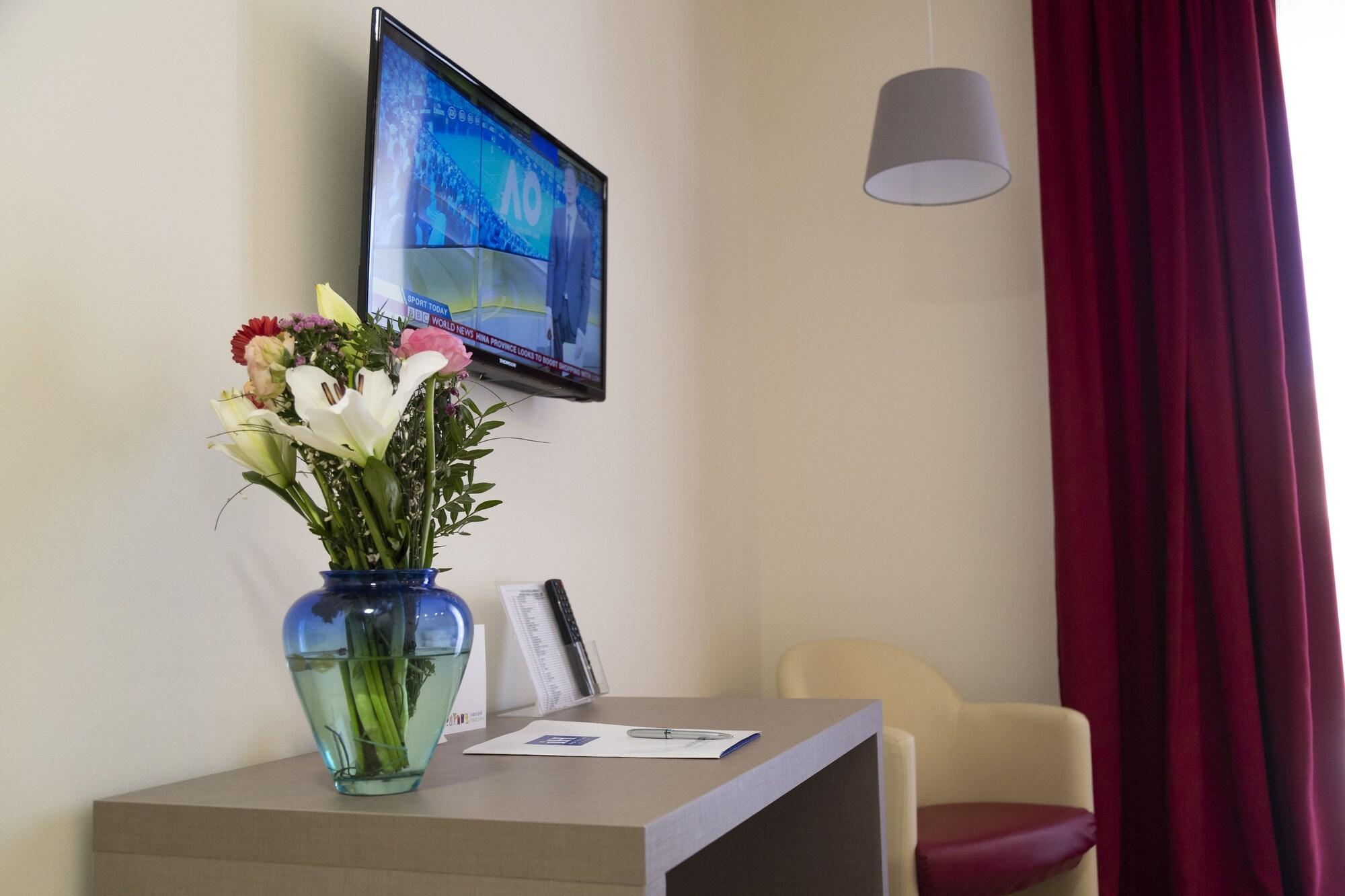 Jr Hotels Bocconi Milano Экстерьер фото