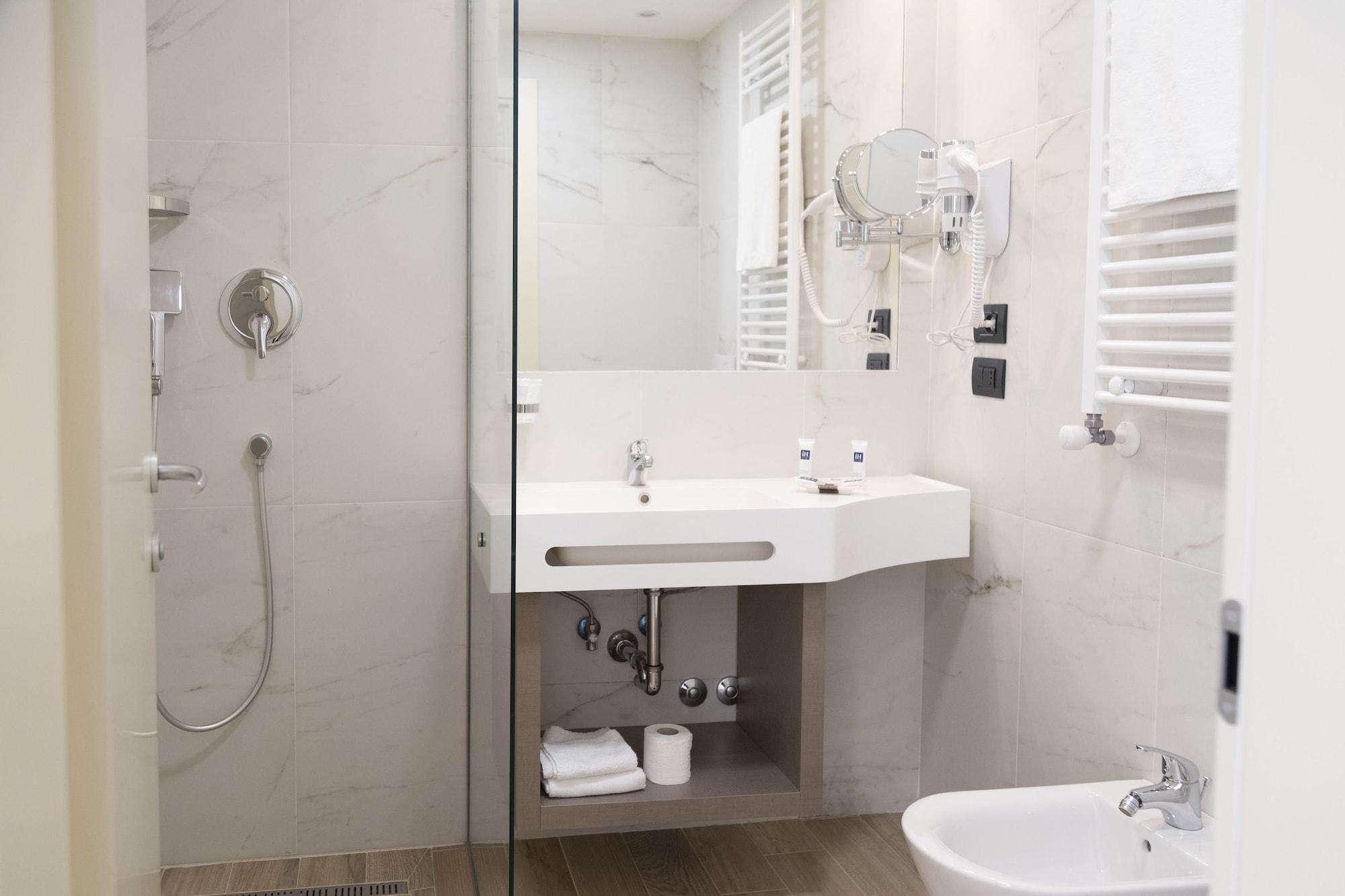 Jr Hotels Bocconi Milano Экстерьер фото