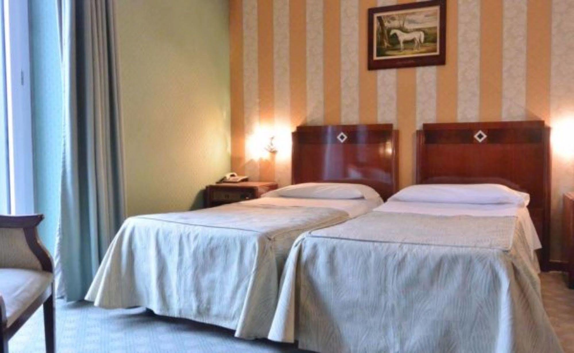 Jr Hotels Bocconi Milano Экстерьер фото